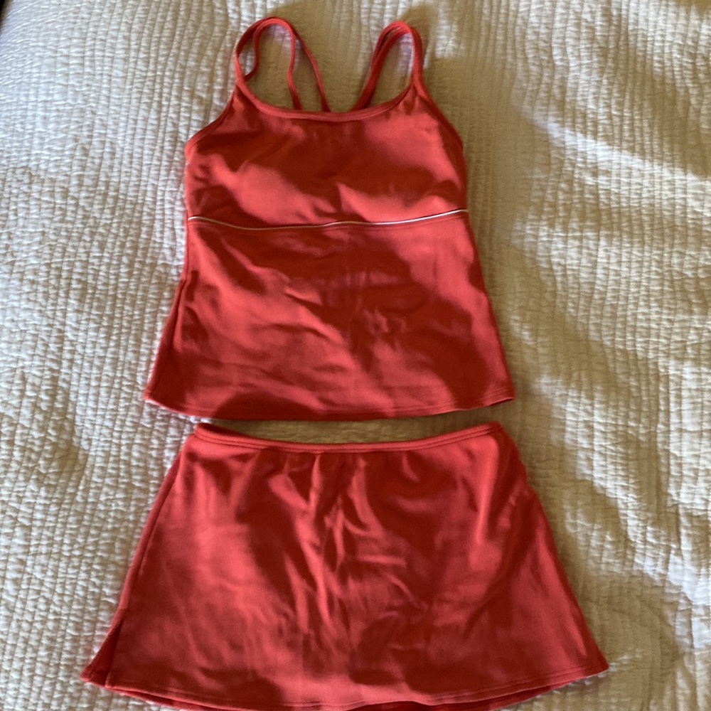LAND’S END coral/orange/peach 2-PIECE tankini and skirt set in size 8. EUC